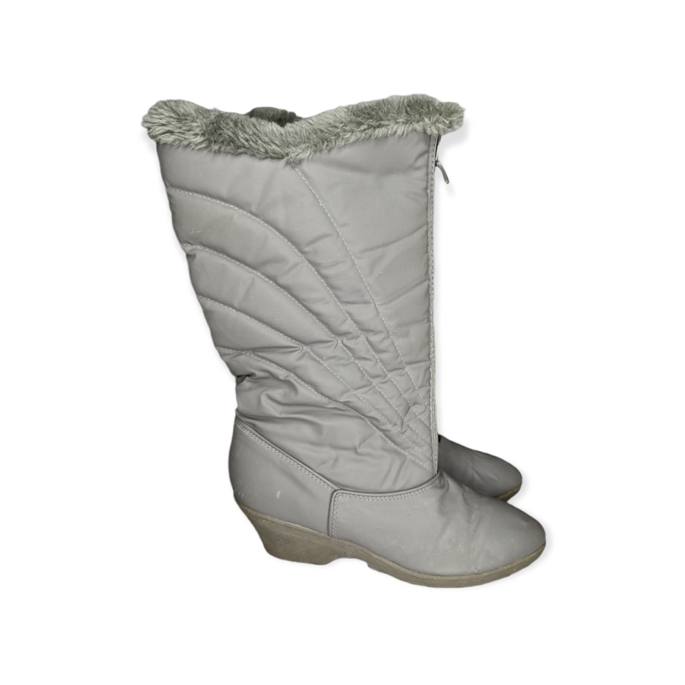 Vintage Woodbridge Gray Lined Winter Boots Size 8